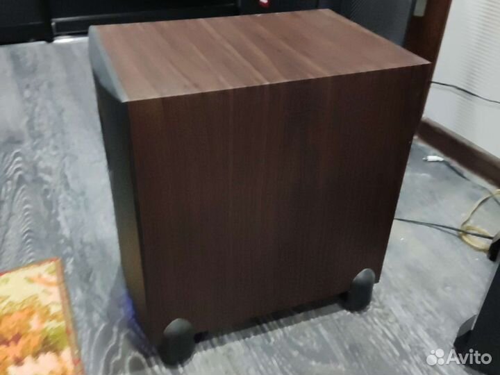 Активный сабвуфер Ultimate TR100WA Walnut