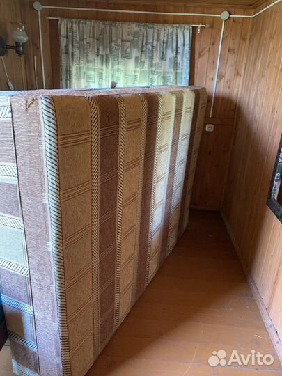 Новая Кровать- тахта. Консоль из красного дерева