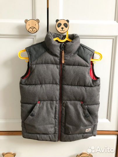 Жилетка для мальчика, серая с красным 116р, Acoola