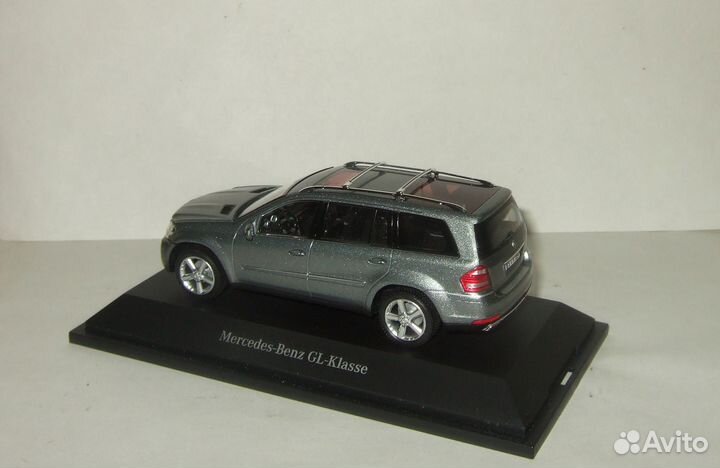 Мерседес Mercedes Benz GL class Minichamps 1:43