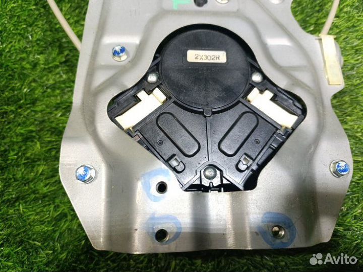 Доводчик двери задний правый Honda Stepwgn RK6