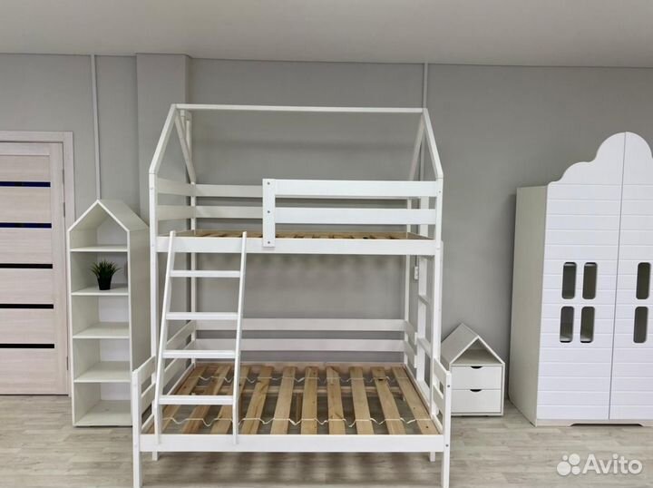 Кровать 2 яруса из массива березы