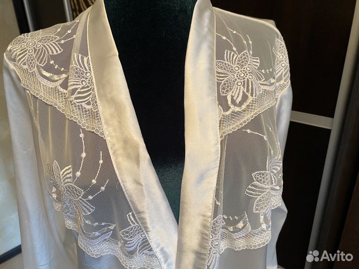 Халат женский с кружевом