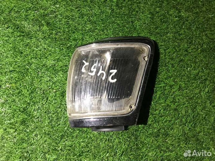 Фонарь габаритный передний левый Toyota Hilux Surf