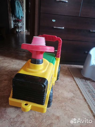 Трактор игрушки