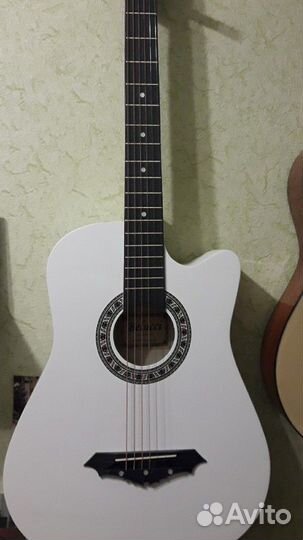 Гитара, новая + чехол и медиаторы