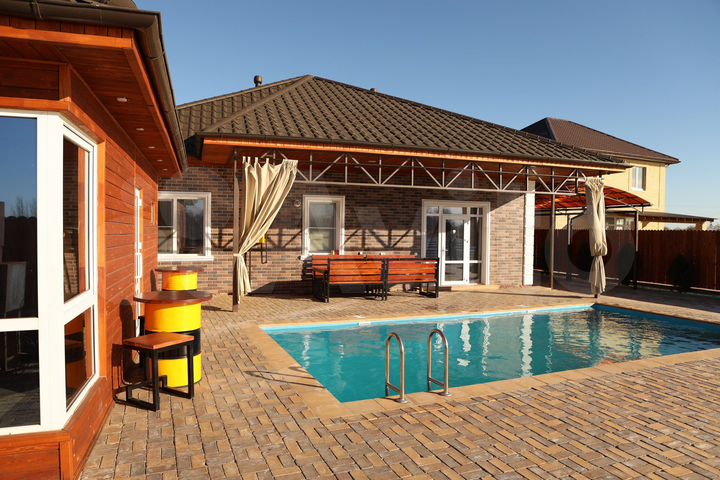 Дом 200 м² на участке 8 сот.