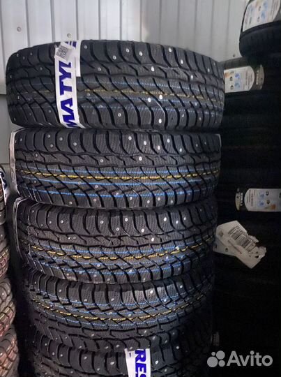 Viatti Brina Nordico V-522 215/65 R16 98T