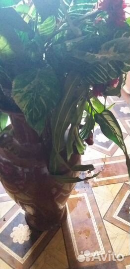 Ваза напольная декоративная с цветами, высокая