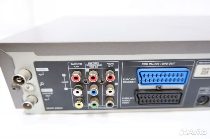 DVD-плеер LG c кассетной декой для видеокассет VHS