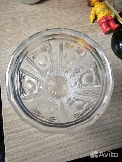 Хрустальный стакан