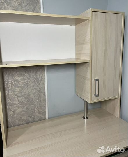 Письменный стол