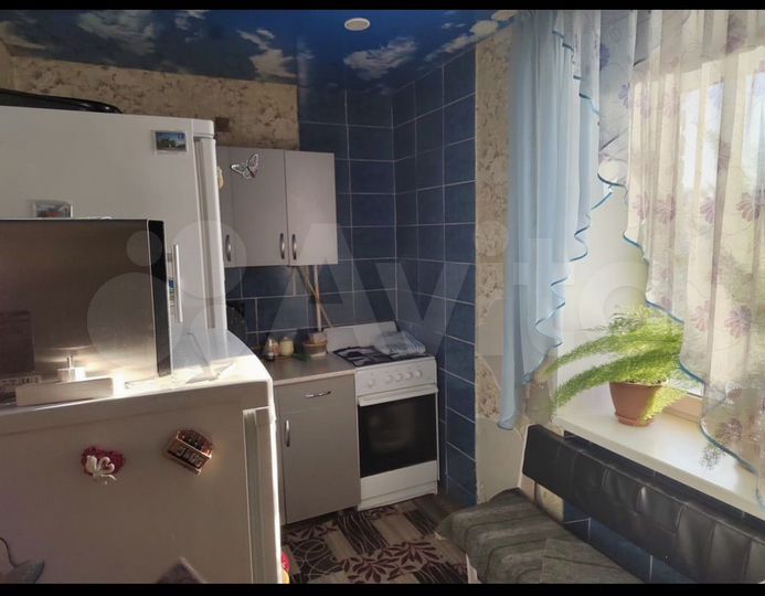 2-к. квартира, 52 м², 3/3 эт.