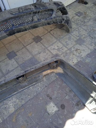 Бампер на мерседес 124