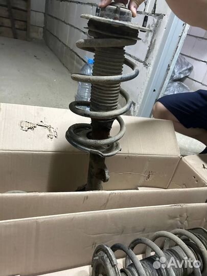 Стойка амортизатора передние Ssangyong Actyon 2