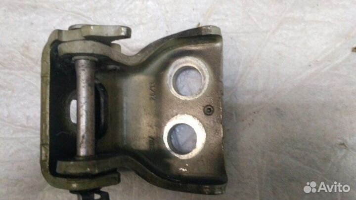 Петля двери передняя правая Citroen C4 2 1.6 VTI