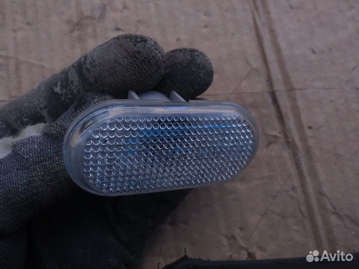 Повторитель поворота Renault Logan Largus