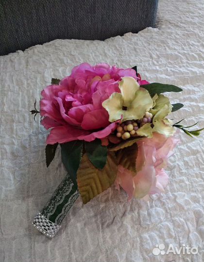 Свадебный букет невесты из искусственных цветов