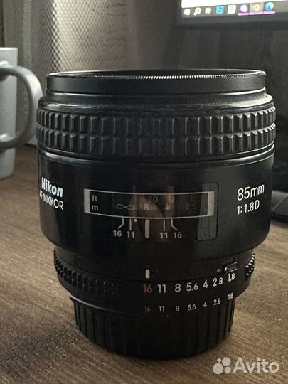 Объектив nikon 85mm 1.8D