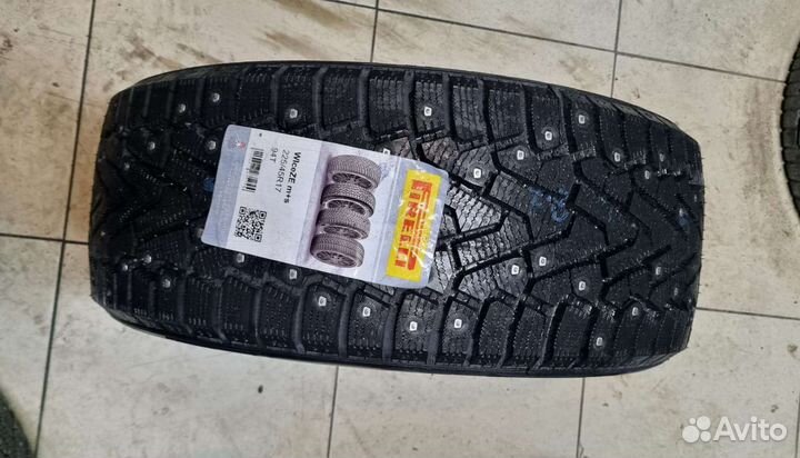Pirelli Ice Zero 225/45 R17