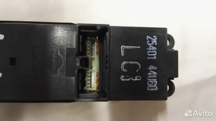 Блок управления стеклоподъемниками Nissan Maxima