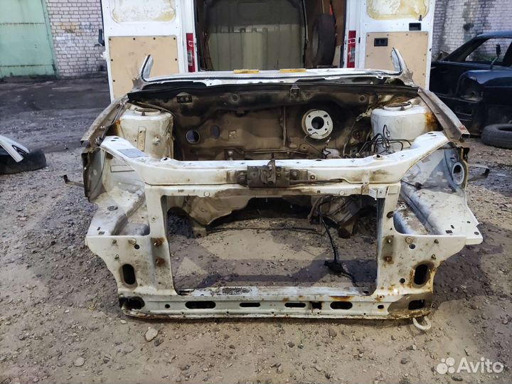 Передняя часть кузова Лада Гранта