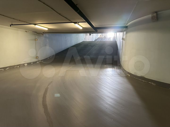 Машиноместо, 20 м²