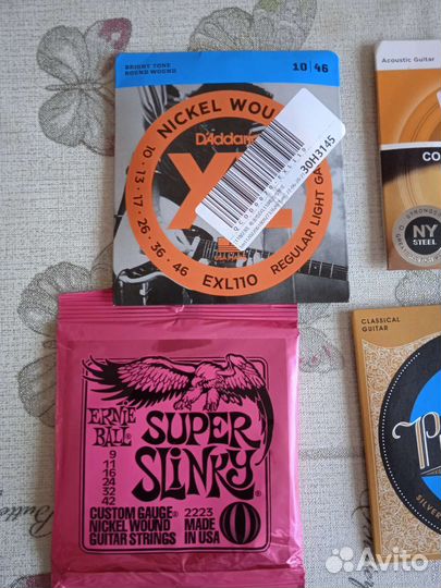 Струны, каподастры, ремни, тюнеры для гитары