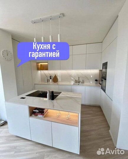 Кухня с островом для дома и квартиры