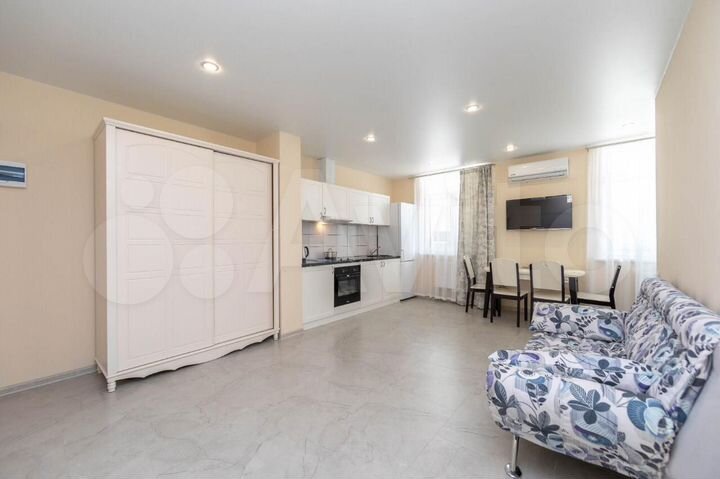 2-к. квартира, 65 м², 2/13 эт.