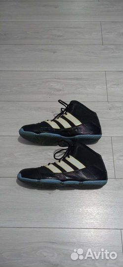 Кроссовки Adidas демисезонные