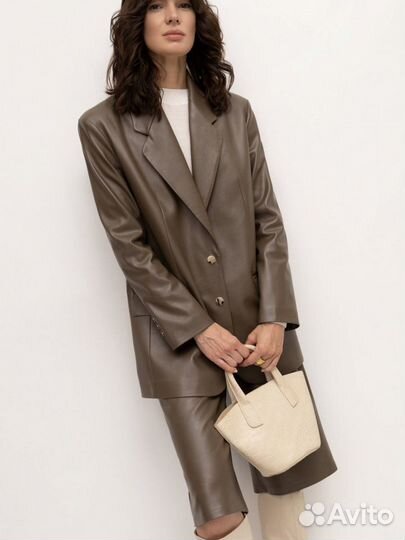 Шорты женские Emka новые: экокожа, коричневые, 44