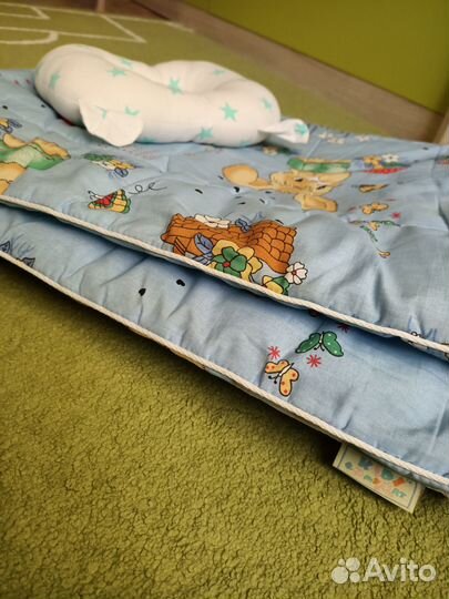 Детское одеяло и подушка в кроватку