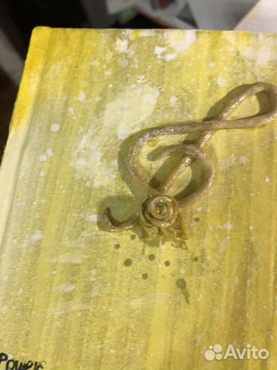 Синтезатор из картона в стиле вокалоид