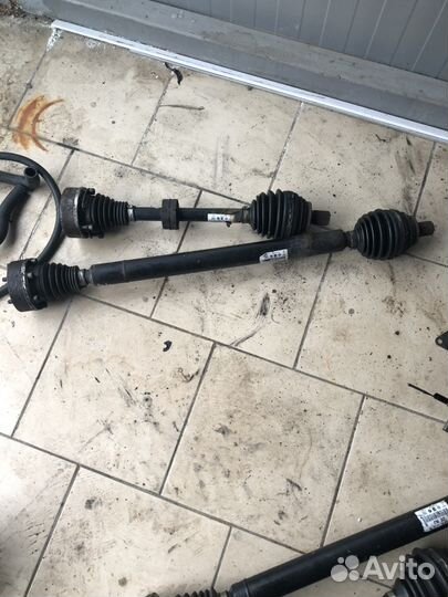 Привод полуось в сборе на Фольксваген Пассат В6