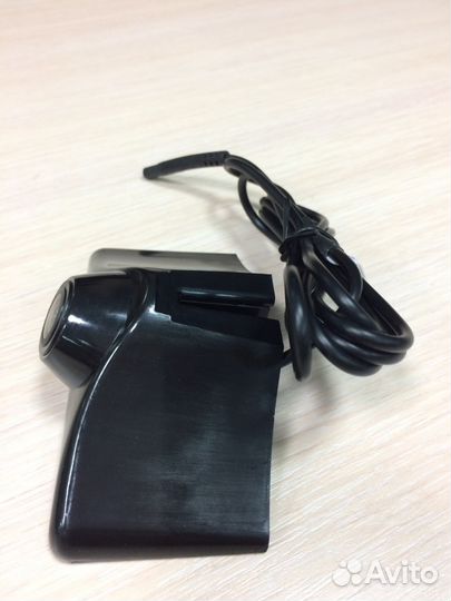 Передняя камера в логотип Toyota Land Cruser 2016