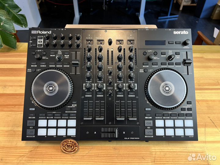 Roland DJ-707M