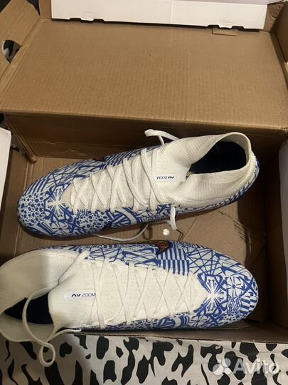 Футбольные бутсы nike