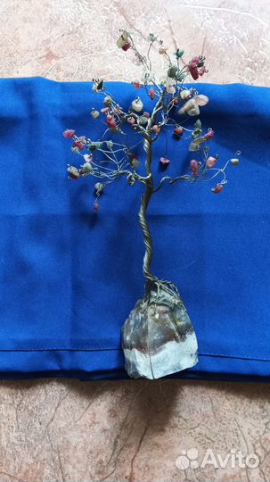 Искусственное дерево из поделочных камней сувенир