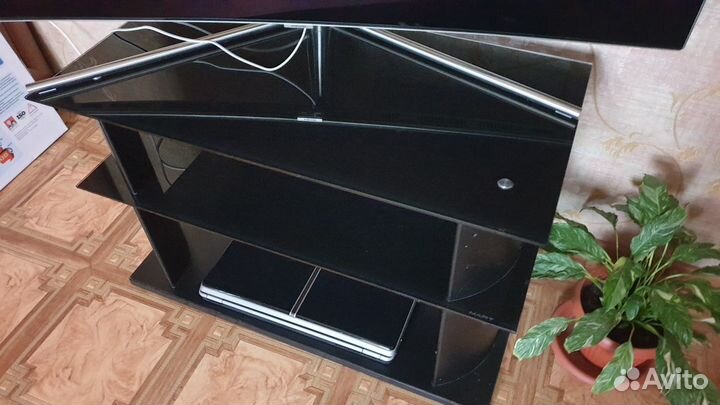 Стеклянная тумба