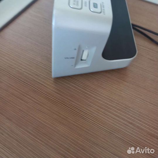 Радиоприемник Sony icf-C705, часы, будильник