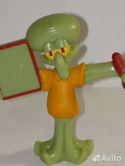 Киндер-сюрприз разные фигурки