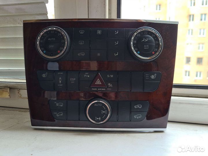 Консоль приборов Mercedes Benz Ml350 W164