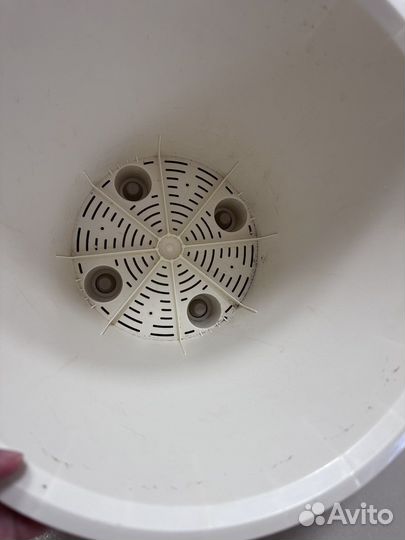 Горшок для растений на колесах