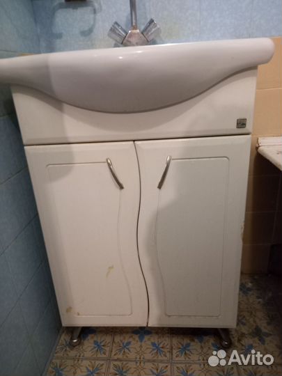 Тумба с раковиной для ванной бу