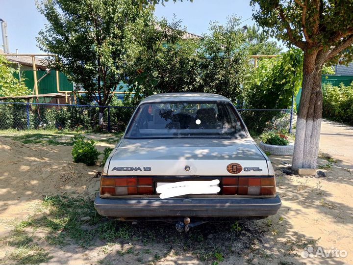Opel Ascona 1.6 бензин в полный разбор