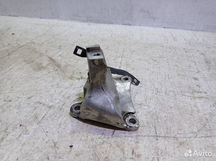 Кронштейн двигателя Хонда