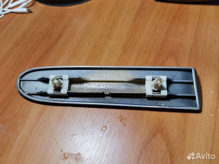 Молдинг крыла с право