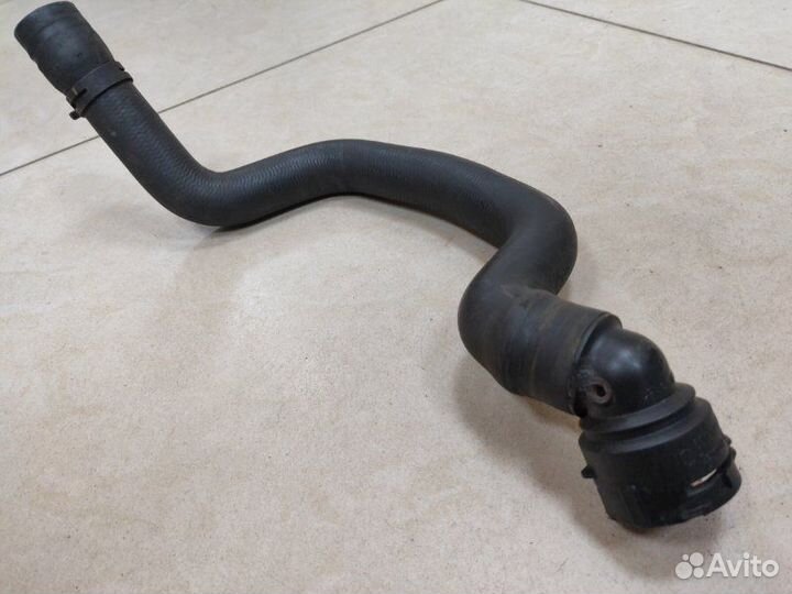Патрубок системы охлаждения Volkswagen Passat B6