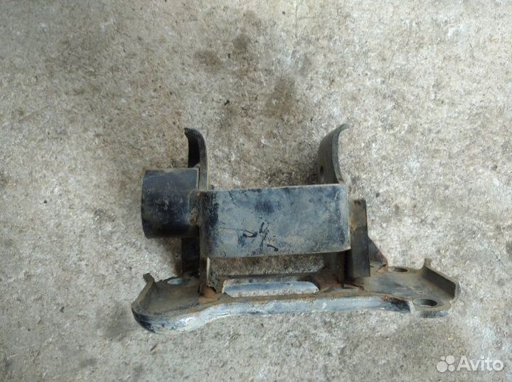 Кронштейн опоры кпп. Hyundai Tucson 2004-2010